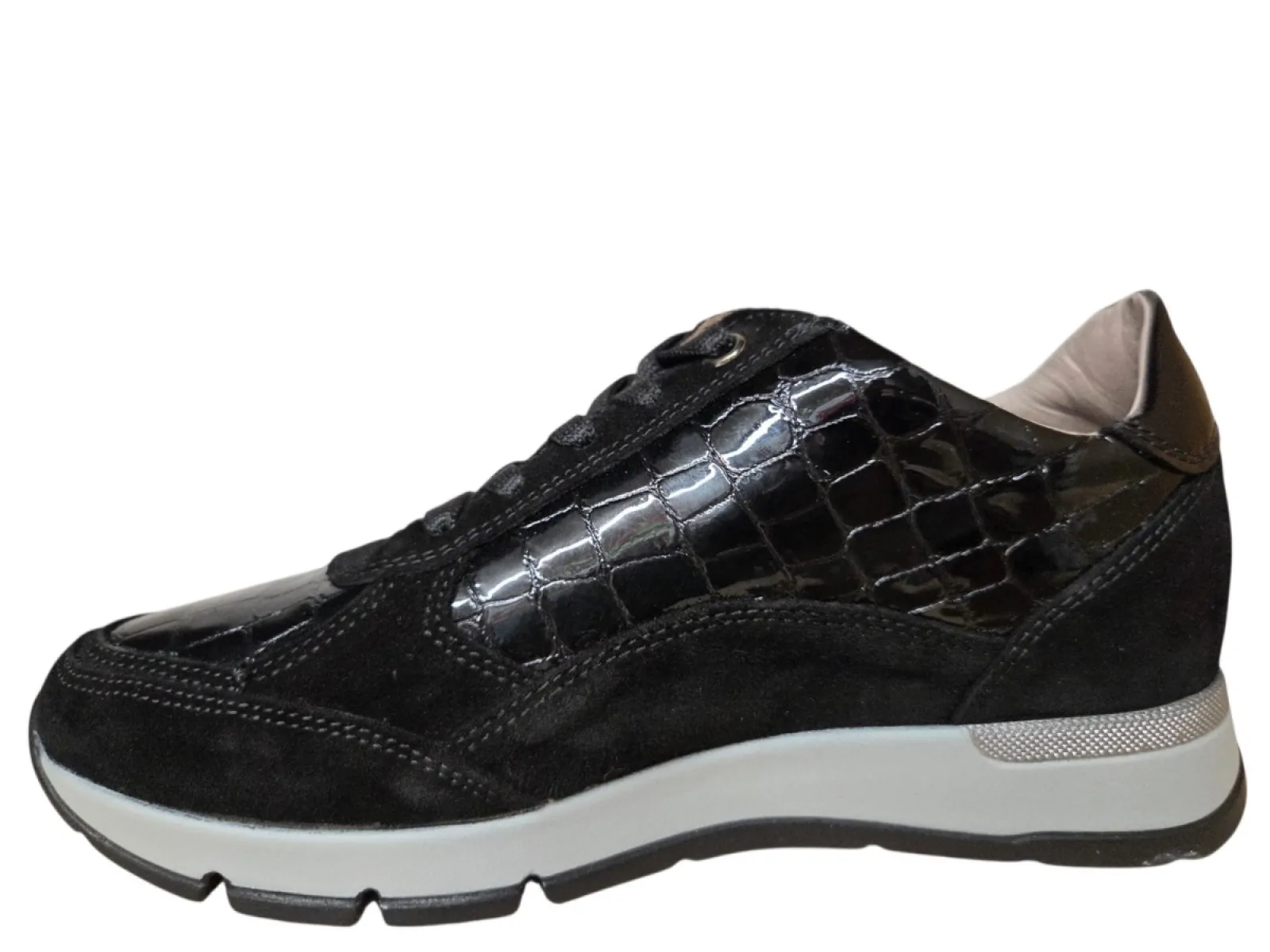 DL Sport DL Sport 7118 944 06 Velour Negro Sneakers Zwart Suede en Lak Dames